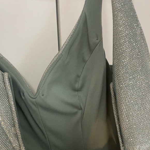 Size 2-4 B. SMART homecoming/formal dress - Picture 10 of 10